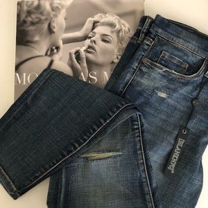 Sexy & comfy Blank NYC skinny jeans size 30 NWOT